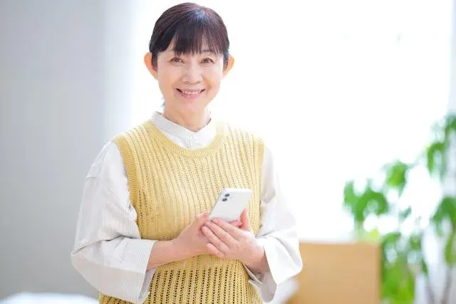 笑顔の女性